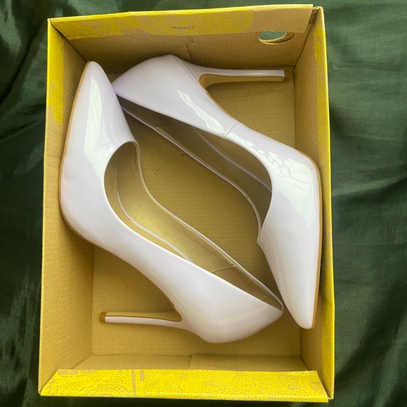 lilac heels, size 9.5 - Picture 3 of 4